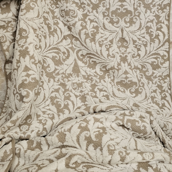 Alfred Sung 4 Piece Decorative Towel set - Picture 6 of 12